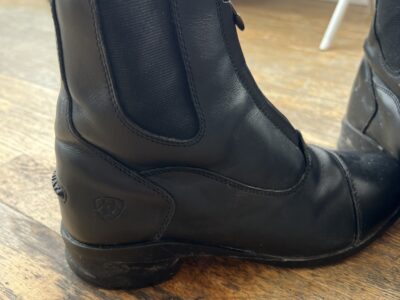 Ariat boots size 5