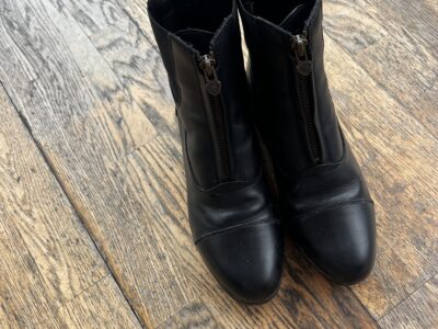 Ariat boots size 5