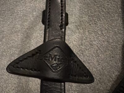 Lemieux rubber reins with leather stoppers in black (size cob)
