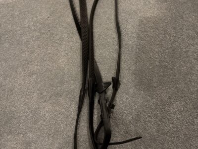 Lemieux rubber reins with leather stoppers in black (size cob)