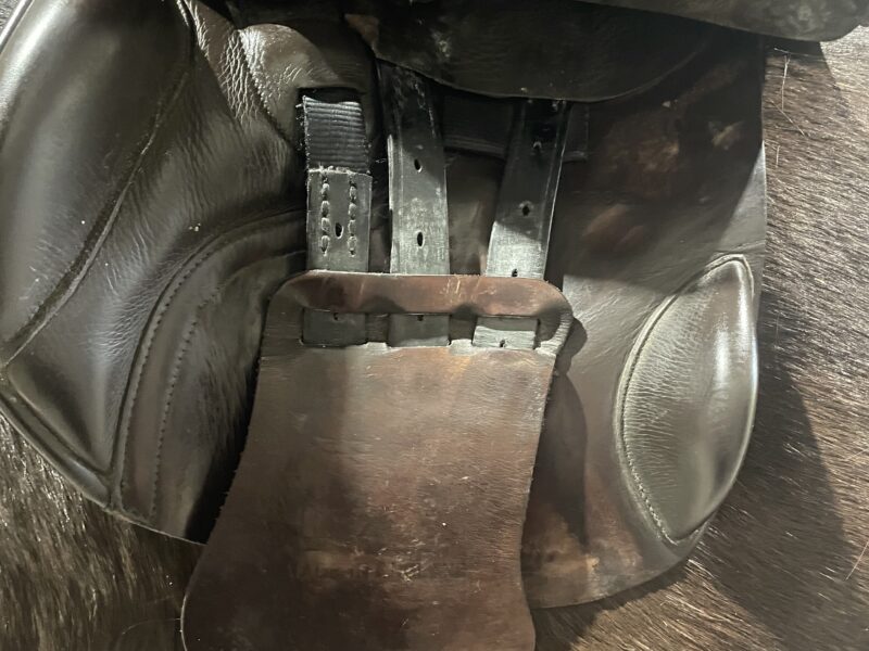 17.5 wide Albion saddle in great condition