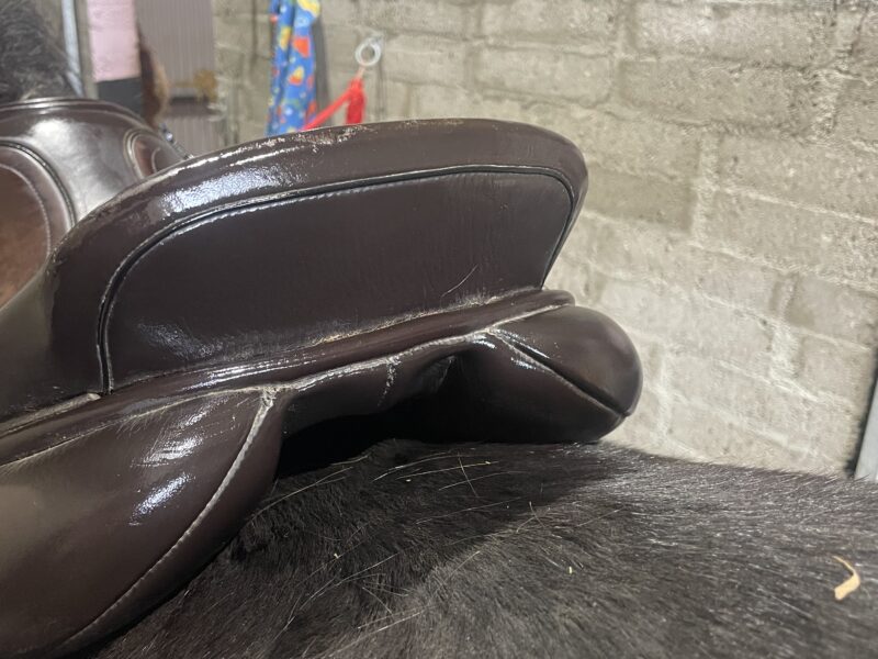 17.5 wide Albion saddle in great condition