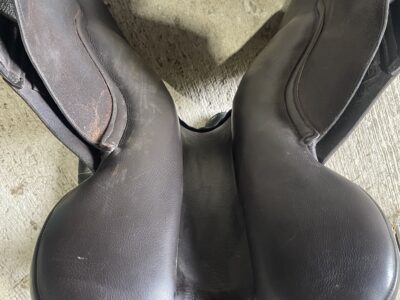17.5 wide Albion saddle in great condition